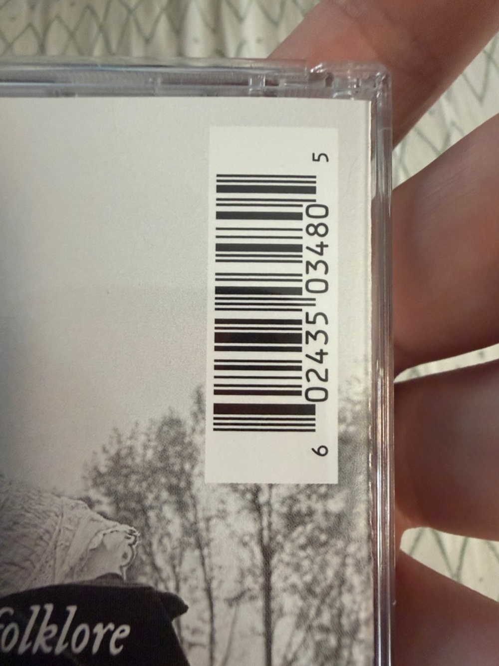 Taylor Swift Black & White Autographed 'folklore' CD WITH HEART - Picture 2 of 2
